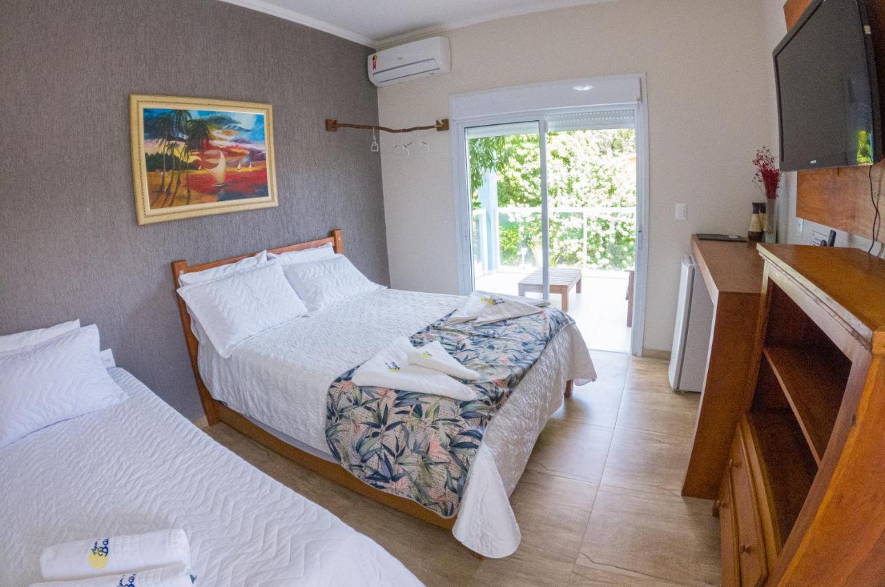 Residencial Aguas De Bare Hotel Сао Себастиао Екстериор снимка